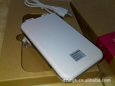 億科新款8000mAh移動(dòng)電源 全能便攜，為您的數(shù)碼生活持續(xù)賦能